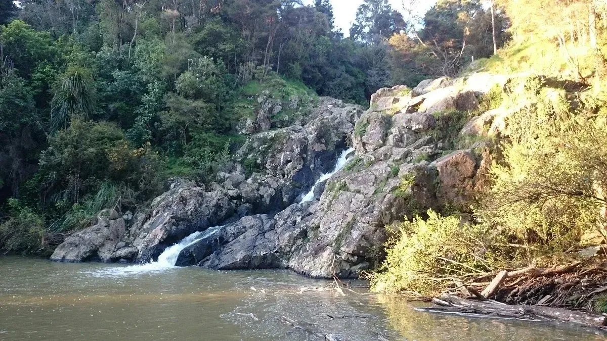 Maketu Waterfall, near Ramarama